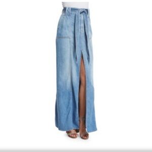 Long Belted Denim Maxi Skirt Amalfi Sea

by 7 For All Mankind